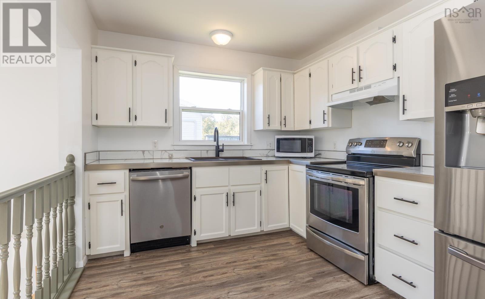 38 Beacon Street, Yarmouth, Nova Scotia  B5A 2W4 - Photo 14 - 202523727