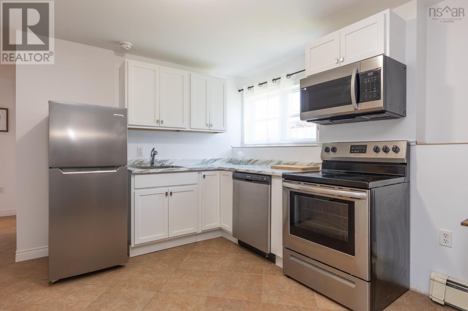 38 Beacon Street, Yarmouth, Nova Scotia  B5A 2W4 - Photo 32 - 202523727