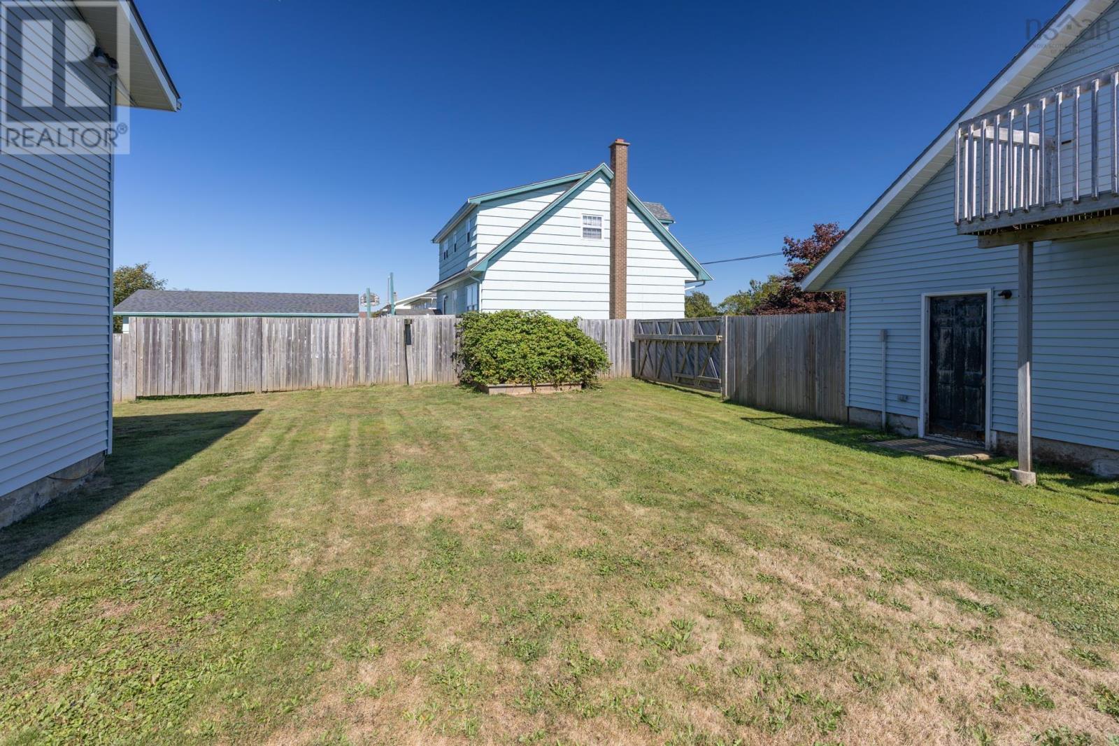 38 Beacon Street, Yarmouth, Nova Scotia  B5A 2W4 - Photo 41 - 202523727
