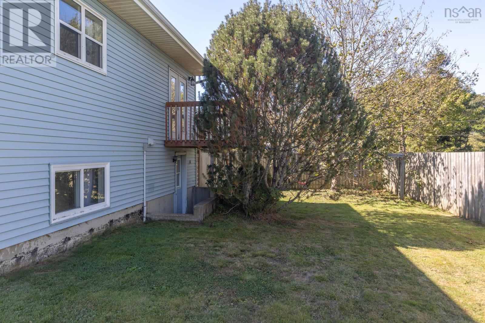 38 Beacon Street, Yarmouth, Nova Scotia  B5A 2W4 - Photo 44 - 202523727