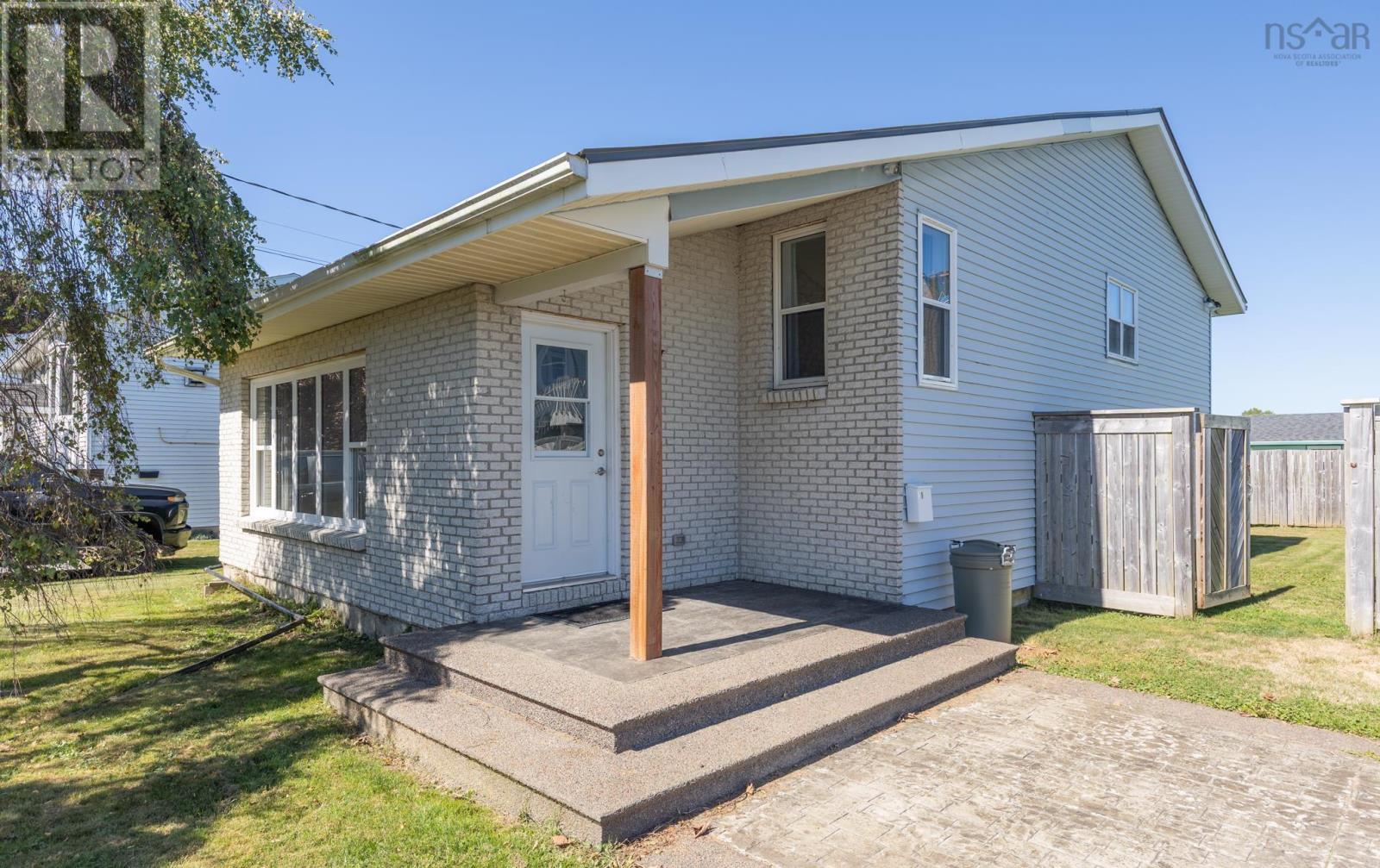 38 Beacon Street, Yarmouth, Nova Scotia  B5A 2W4 - Photo 39 - 202523727