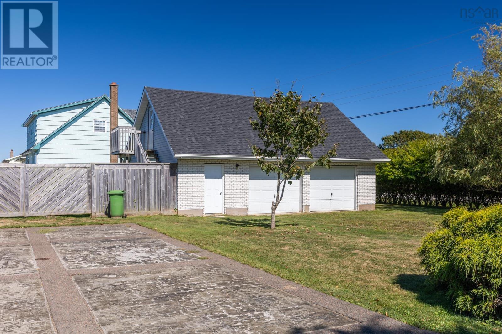 38 Beacon Street, Yarmouth, Nova Scotia  B5A 2W4 - Photo 48 - 202523727