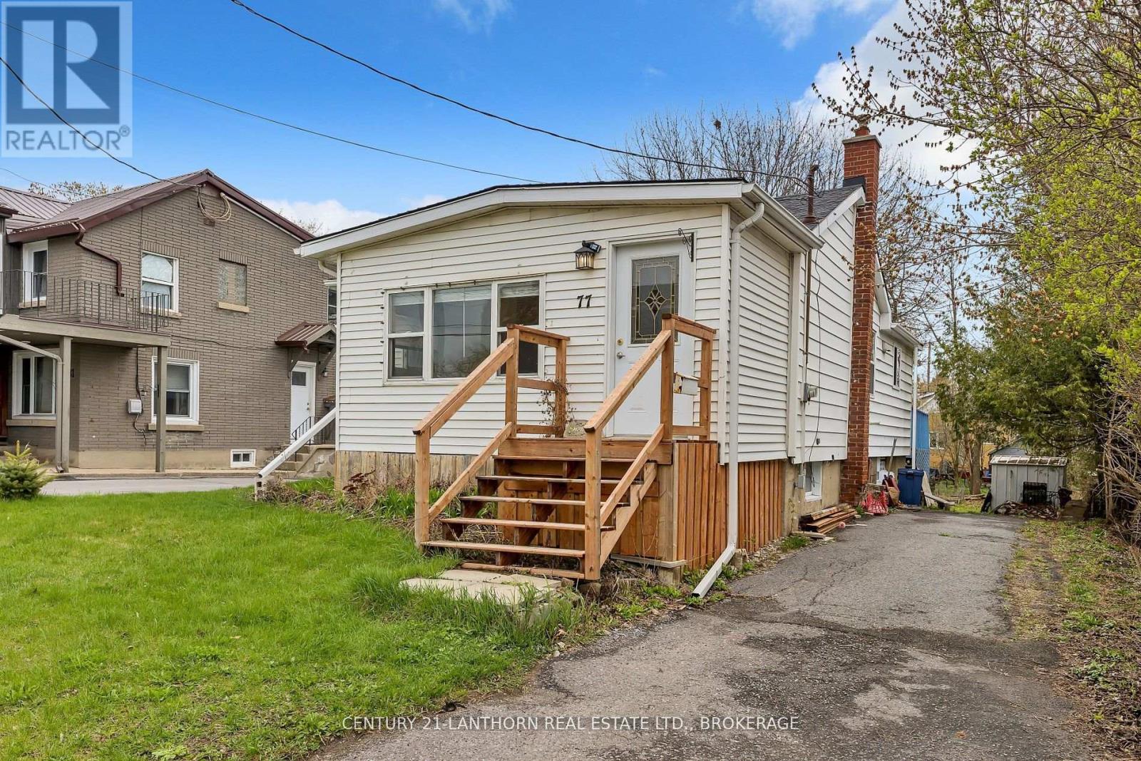 Property at 77 PORTSMOUTH AVENUE image 2