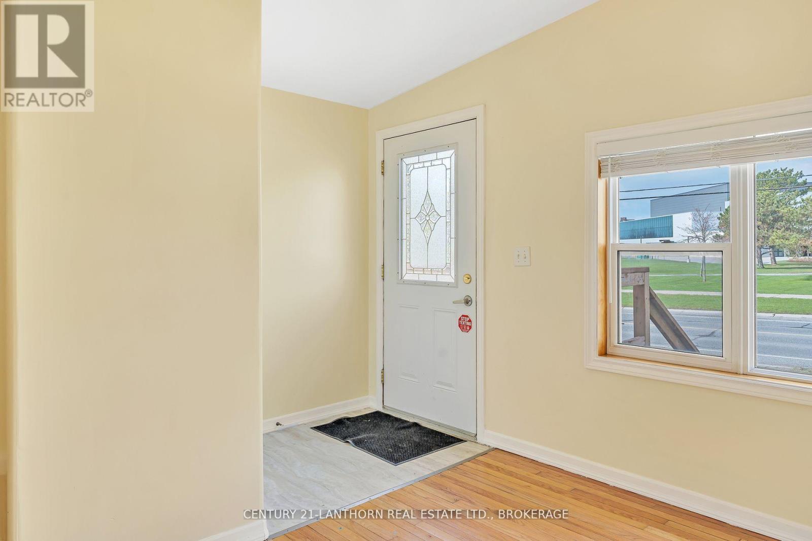 Property at 77 PORTSMOUTH AVENUE image 3