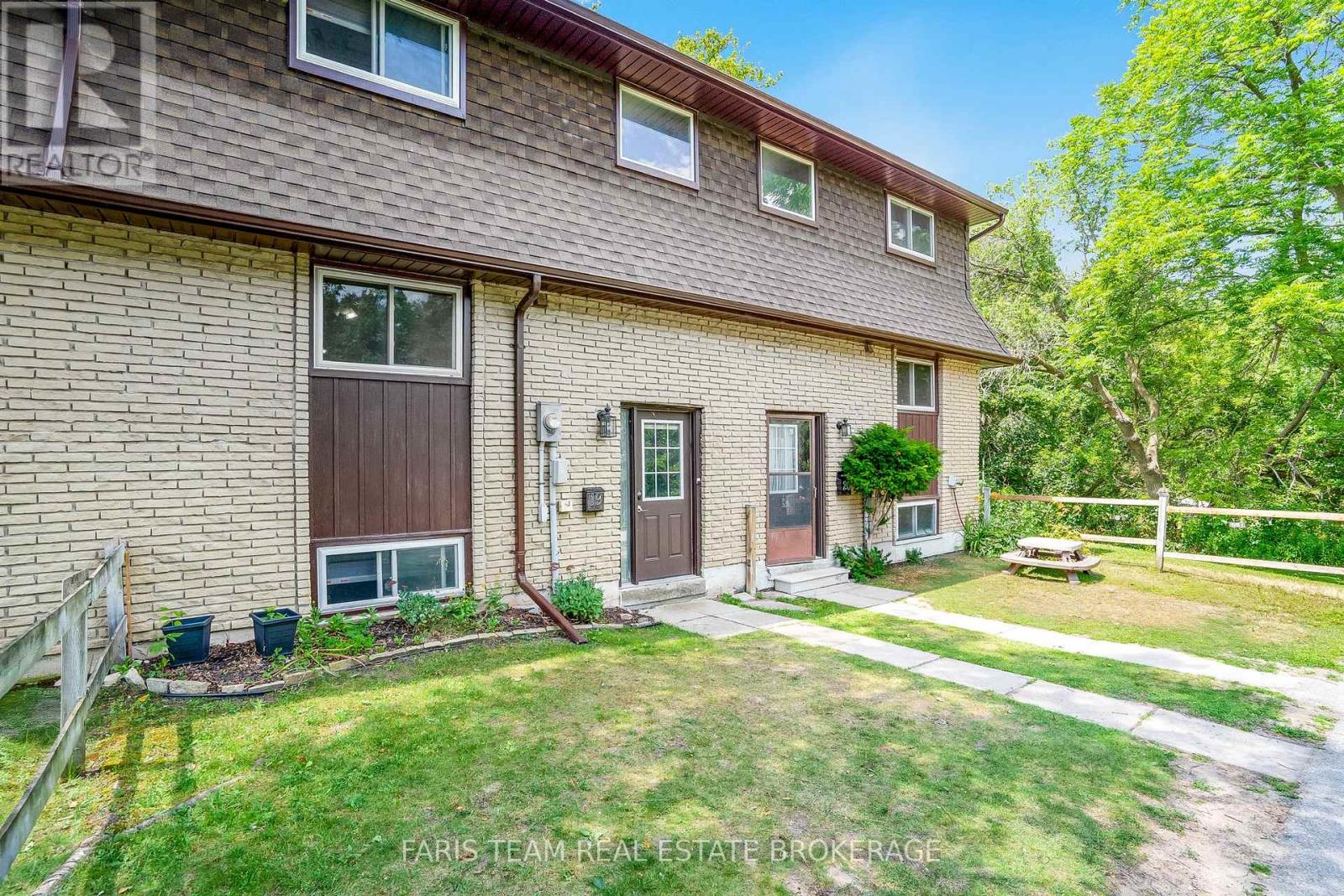 19 - 233 INNISFIL STREET, Barrie, Ontario
