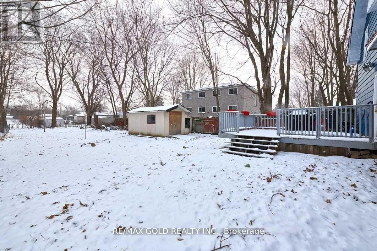 89 Simcoe Street, Orillia, Ontario  L3V 1G6 - Photo 17 - S12413321