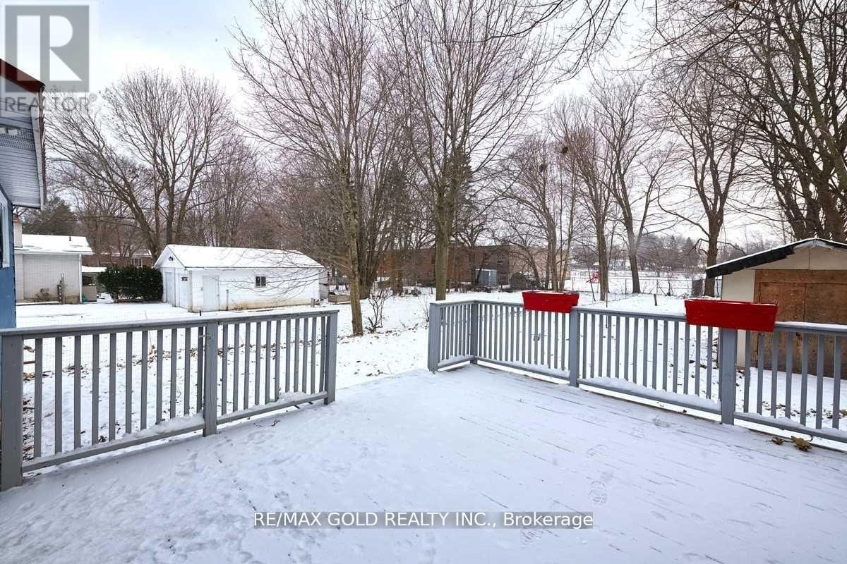 89 Simcoe Street, Orillia, Ontario  L3V 1G6 - Photo 18 - S12413321