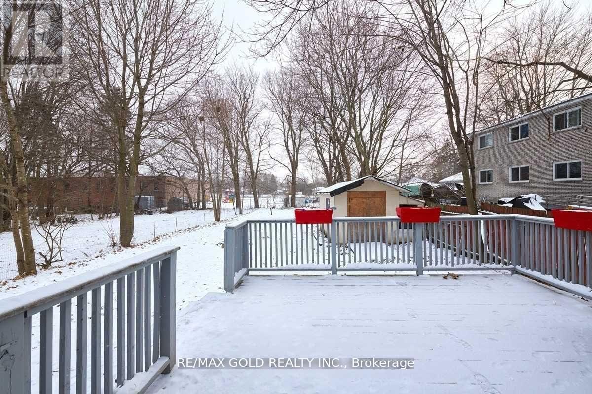 89 Simcoe Street, Orillia, Ontario  L3V 1G6 - Photo 20 - S12413321