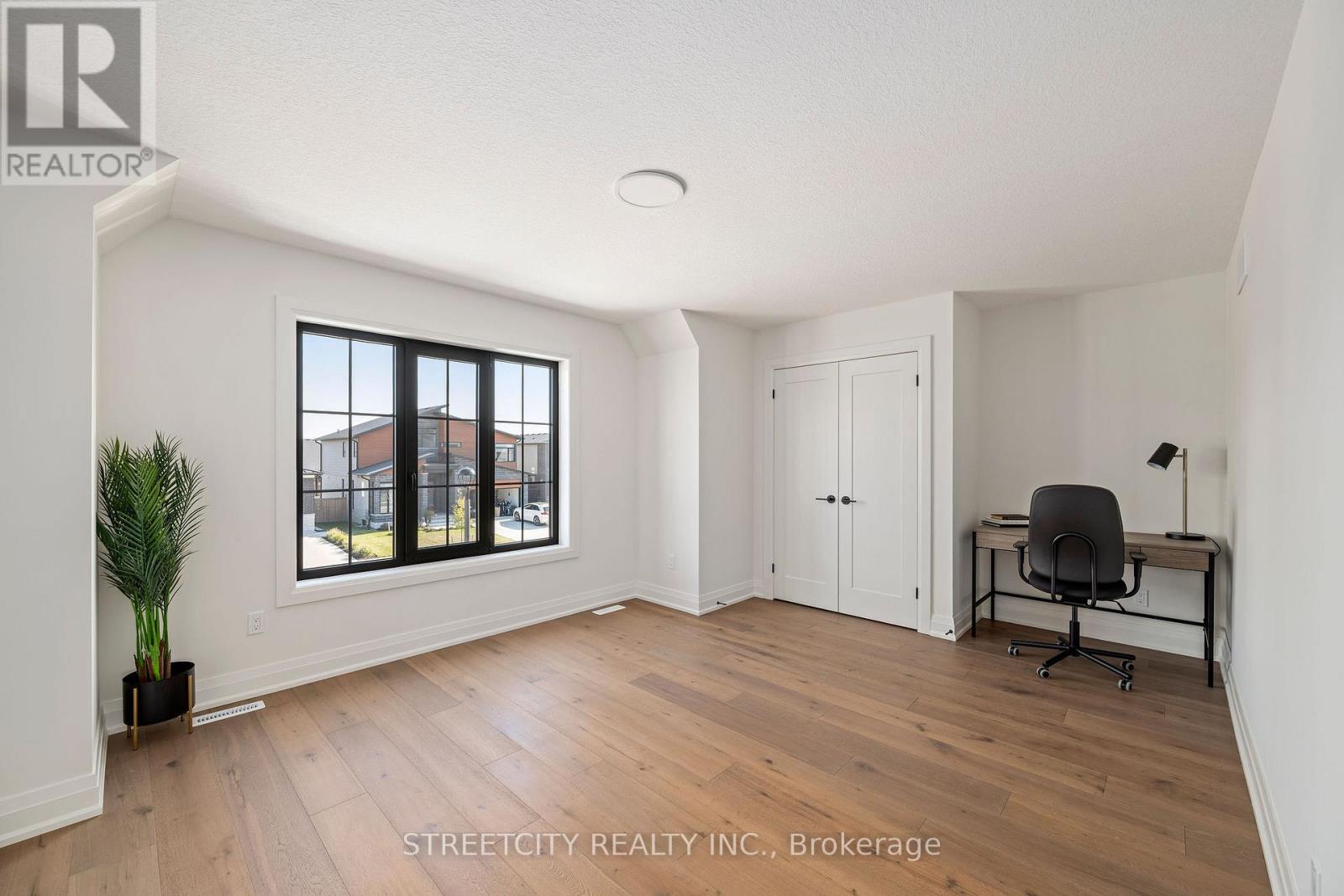 6354 Old Garrison Boulevard, London South, Ontario  N6P 0L4 - Photo 32 - X12413402