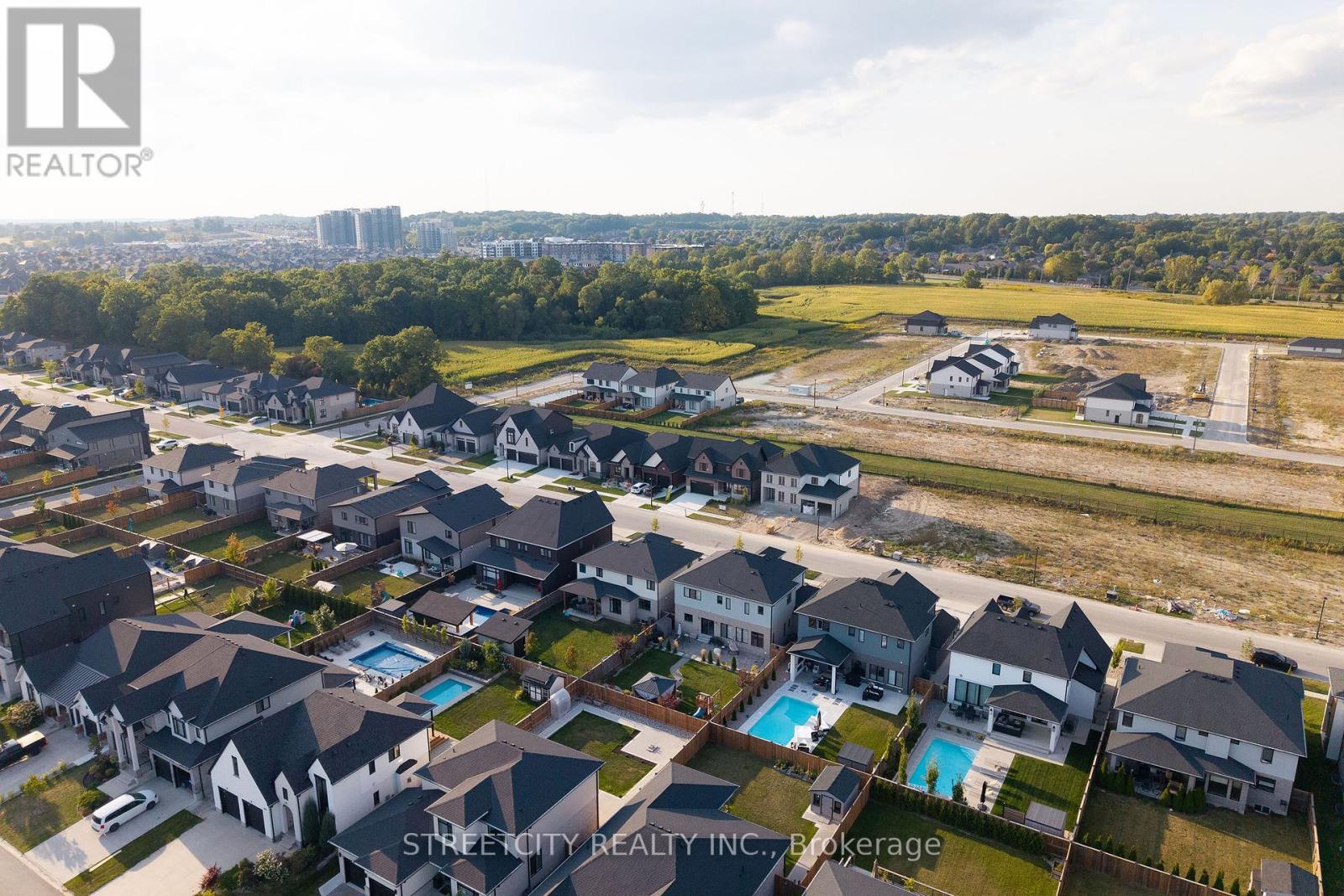 6354 Old Garrison Boulevard, London South, Ontario  N6P 0L4 - Photo 38 - X12413402