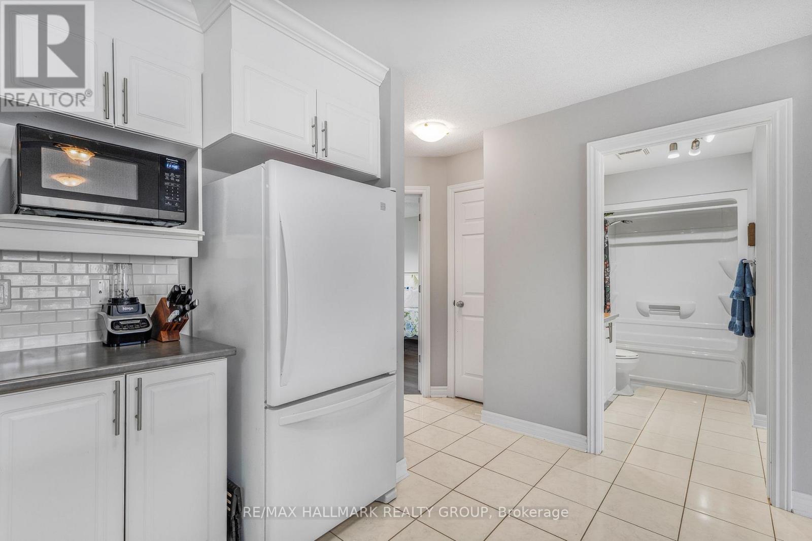 202 - 750 St-Jacques Street, Clarence-Rockland, Ontario  K4K 1L4 - Photo 16 - X12413427