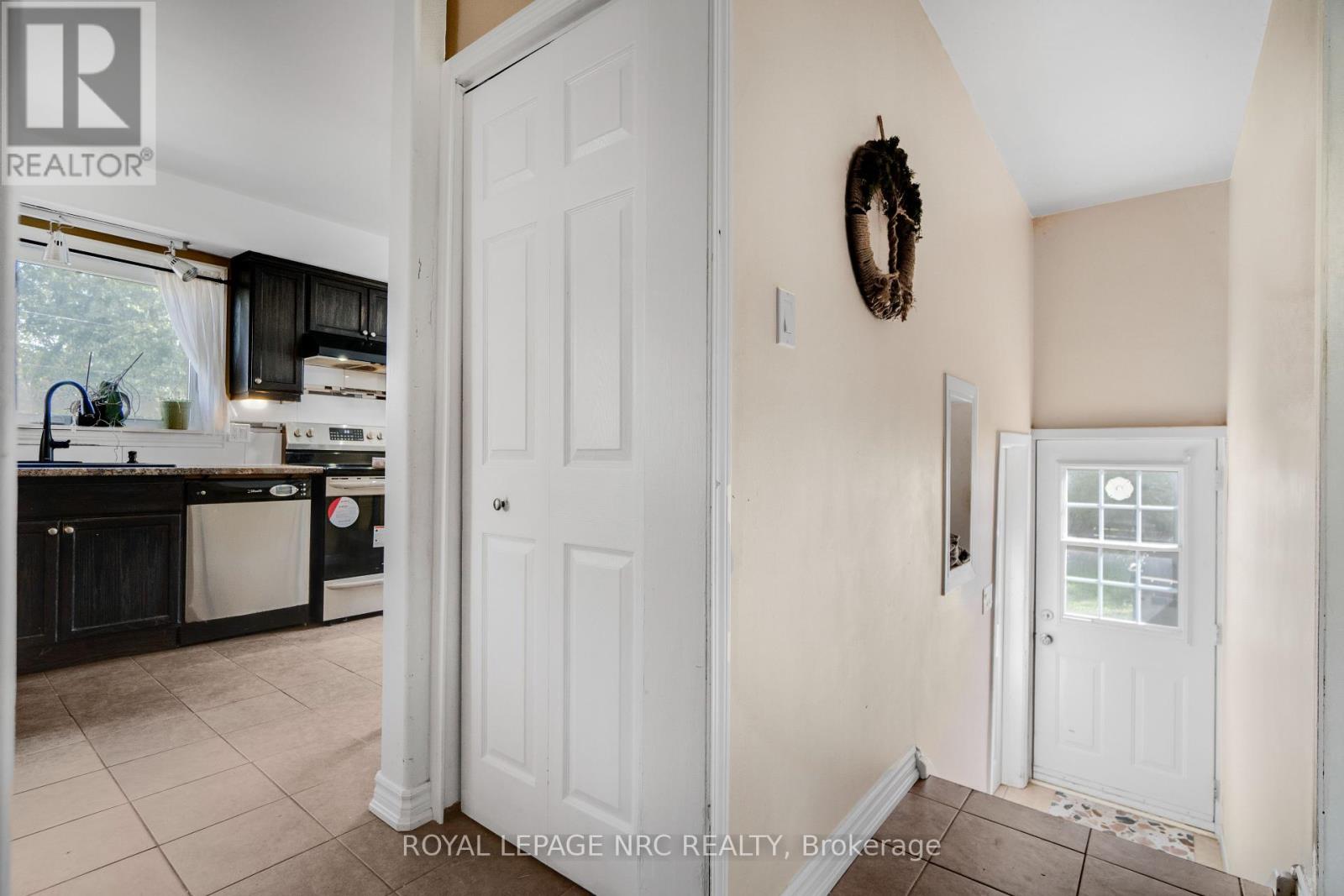 6440 Crawford Street, Niagara Falls, Ontario  L2E 5Z2 - Photo 11 - X12413416