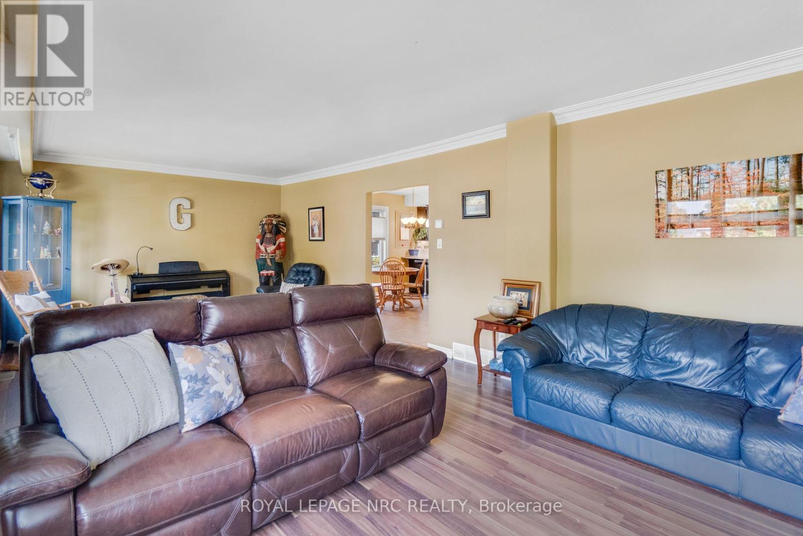 6440 Crawford Street, Niagara Falls, Ontario  L2E 5Z2 - Photo 4 - X12413416