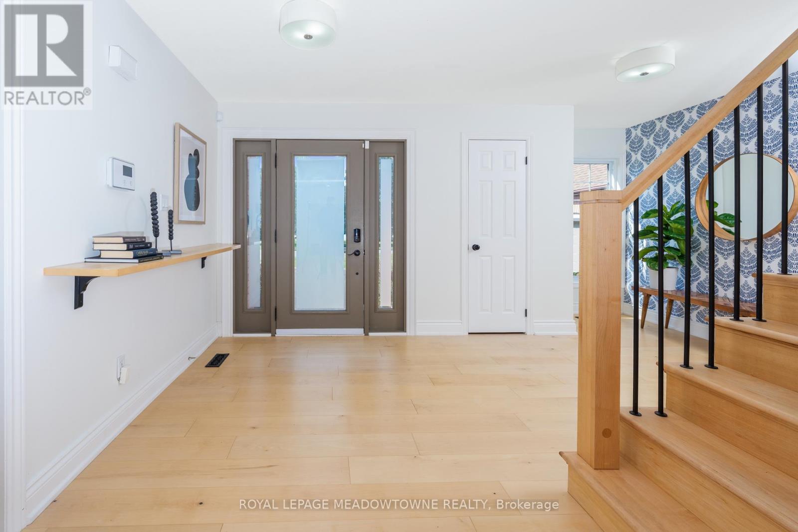 3 Appelbe Court, Halton Hills (Stewarttown), Ontario  L7G 4S5 - Photo 3 - W12413240