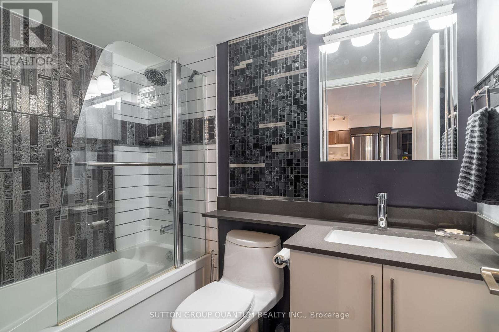 Lph 07 - 1 Michael Power Place, Toronto, Ontario  M9A 0A1 - Photo 13 - W12413259