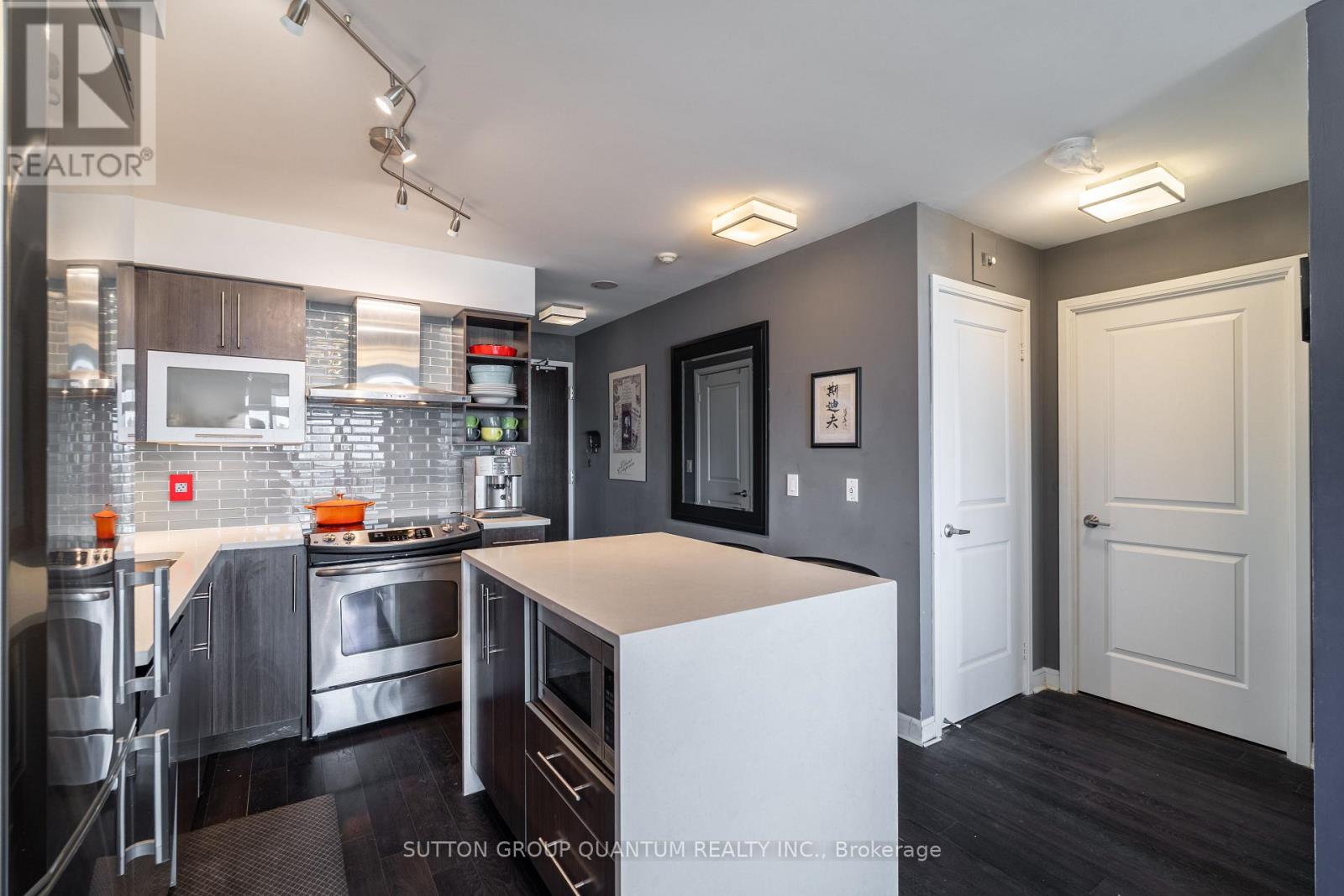 Lph 07 - 1 Michael Power Place, Toronto, Ontario  M9A 0A1 - Photo 6 - W12413259