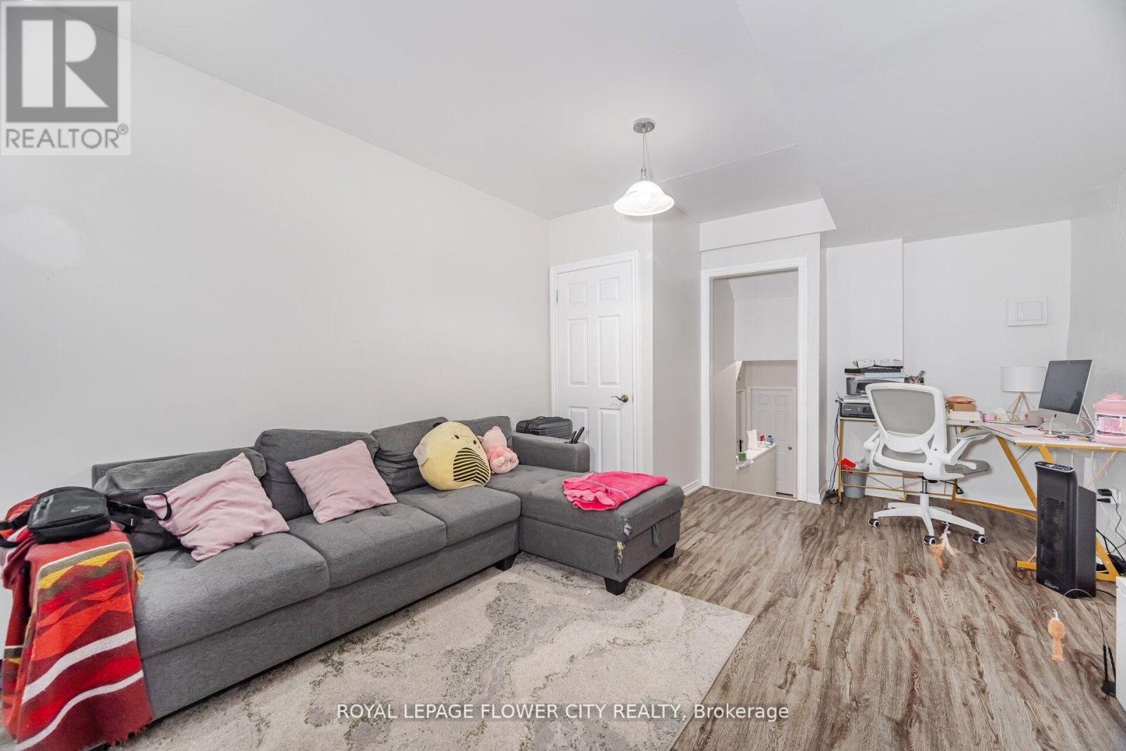 376 Hansen Road N, Brampton, Ontario  L6V 3P7 - Photo 26 - W12413273