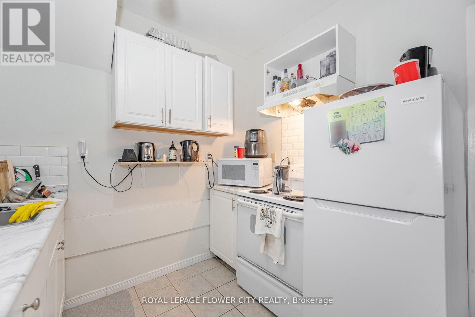 376 Hansen Road N, Brampton, Ontario  L6V 3P7 - Photo 28 - W12413273
