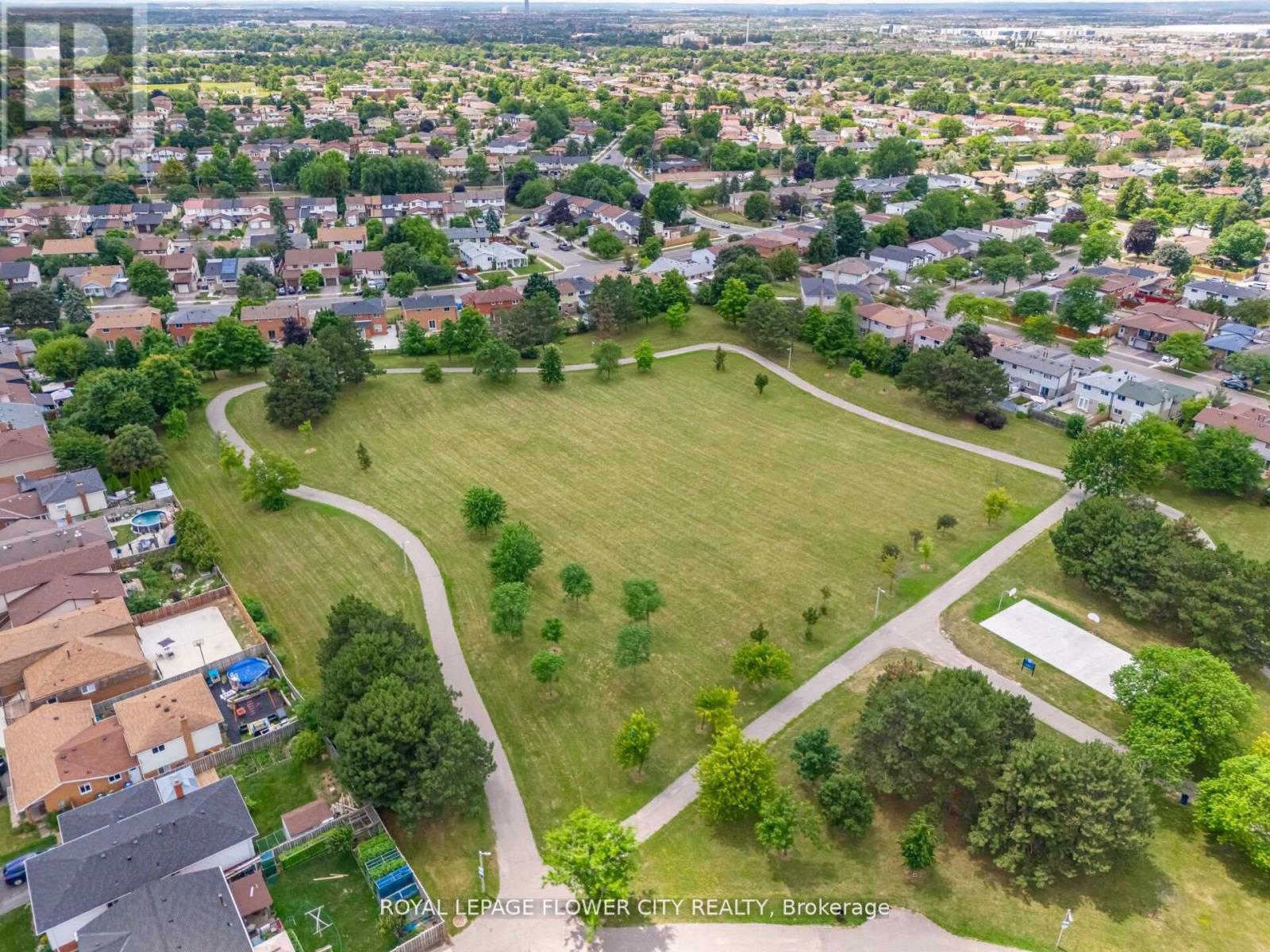 376 Hansen Road N, Brampton, Ontario  L6V 3P7 - Photo 43 - W12413273