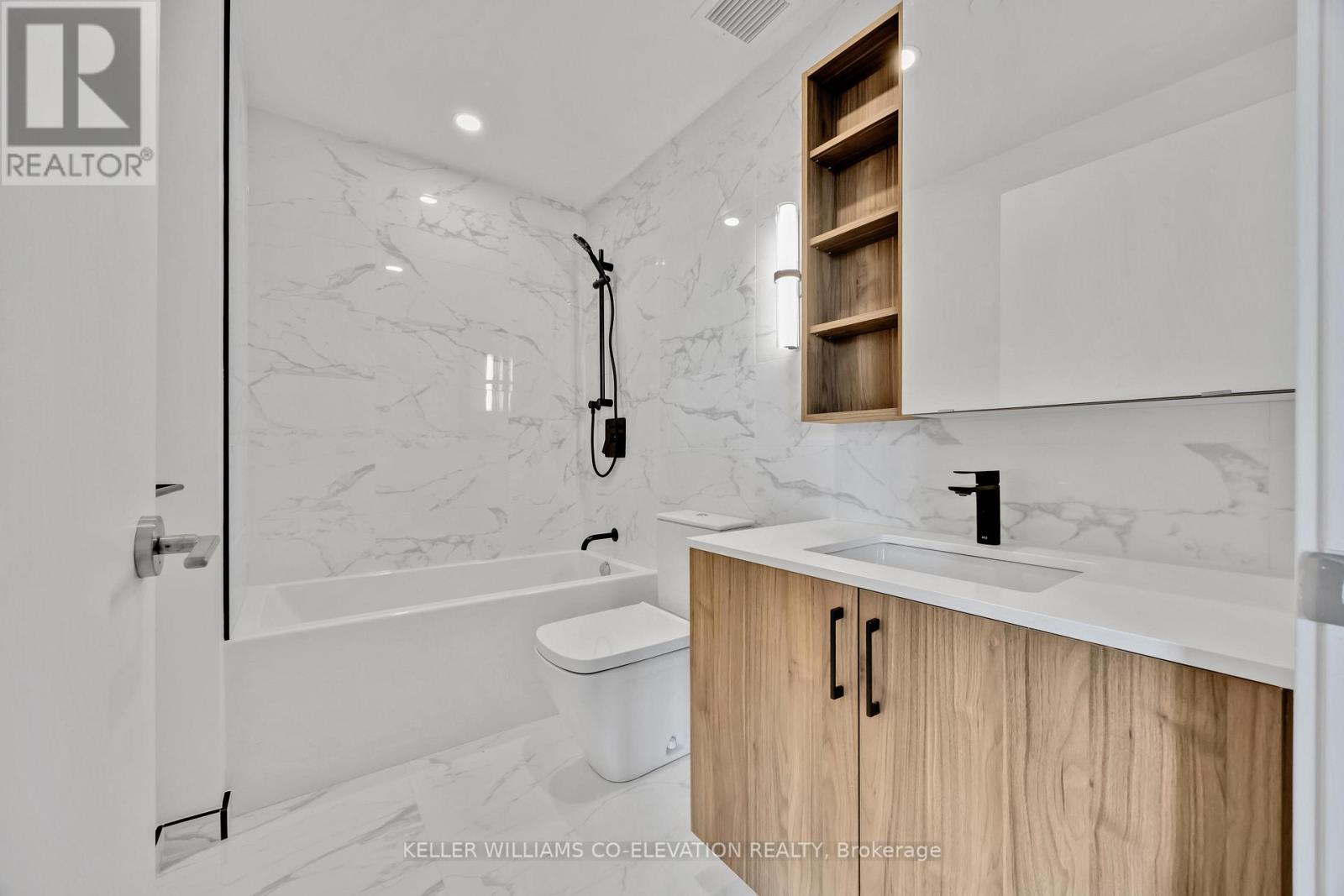 331 - 689 The Queensway Street, Toronto, Ontario  M8Y 1L1 - Photo 5 - W12413281