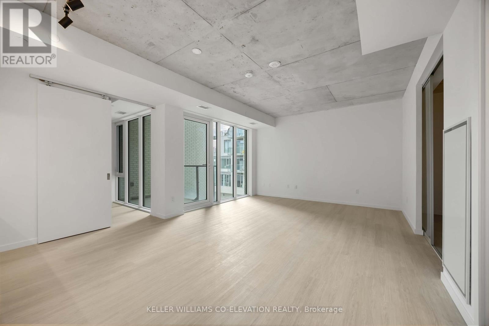 331 - 689 The Queensway Street, Toronto, Ontario  M8Y 1L1 - Photo 9 - W12413281