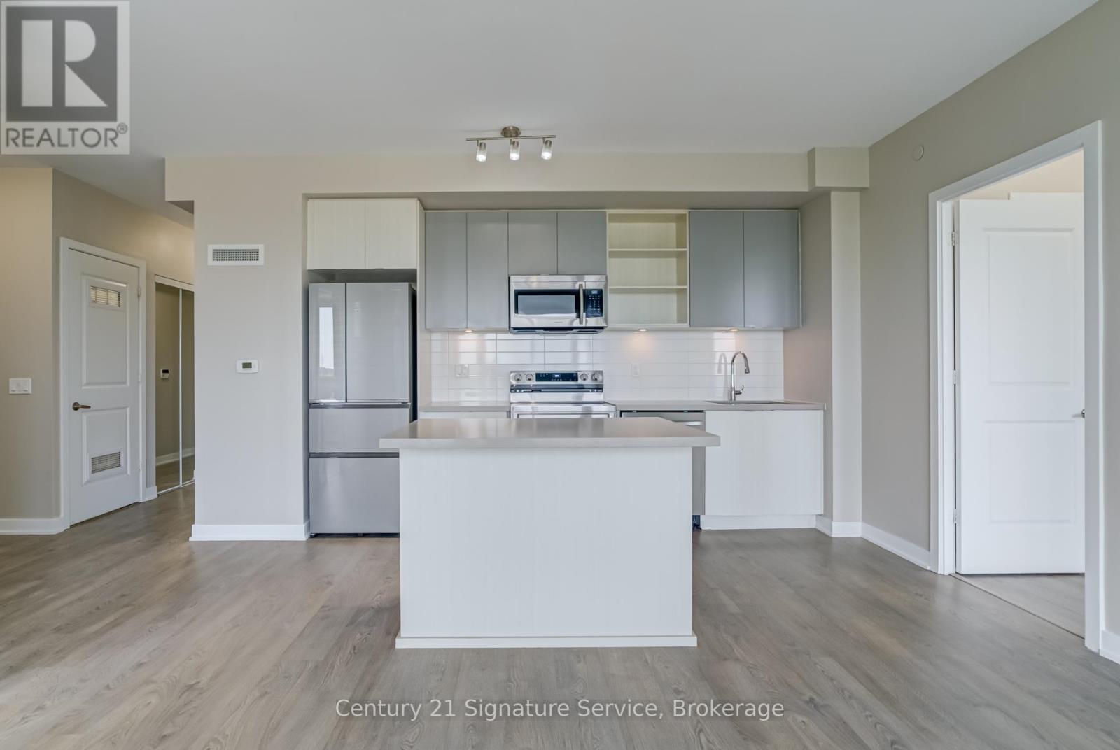 304 - 4677 Glen Erin Drive, Mississauga, Ontario  L5M 2E5 - Photo 11 - W12413286