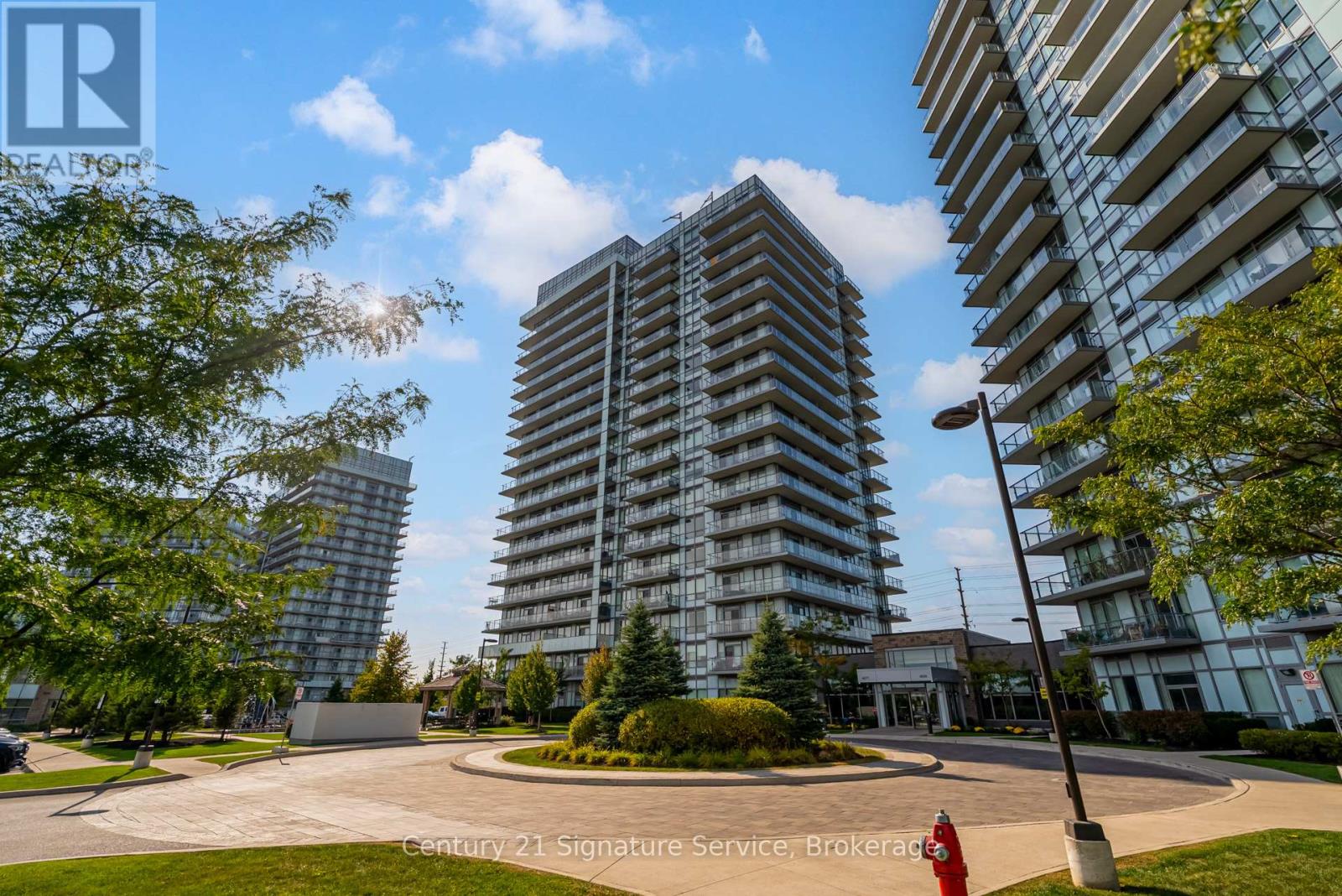 304 - 4677 Glen Erin Drive, Mississauga, Ontario  L5M 2E5 - Photo 3 - W12413286