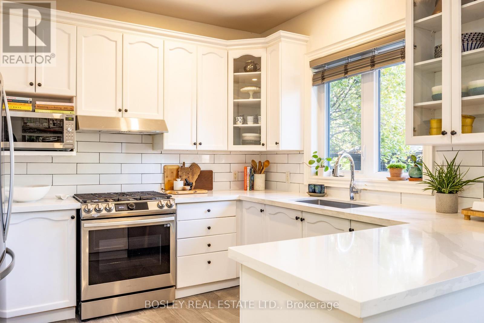 5 Lukow Terrace, Toronto, Ontario  M6R 3B7 - Photo 15 - W12413335