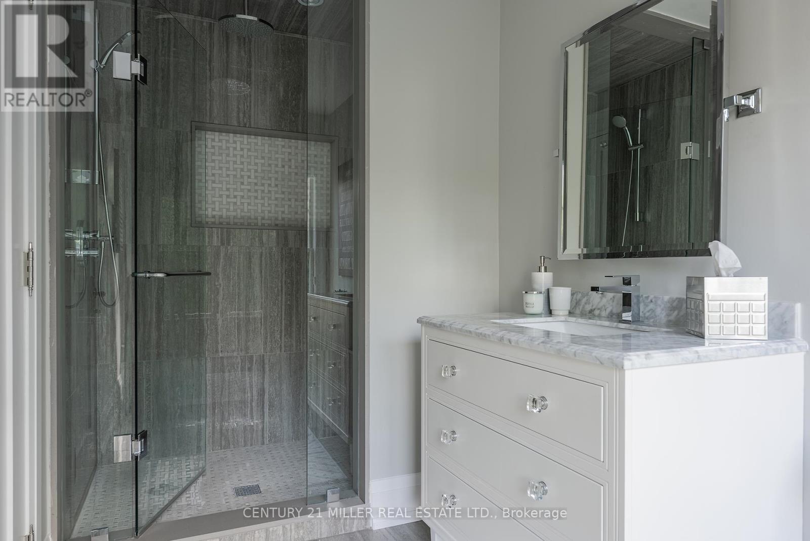 340 Spruce Street, Oakville, Ontario  L6J 2H1 - Photo 31 - W12413352