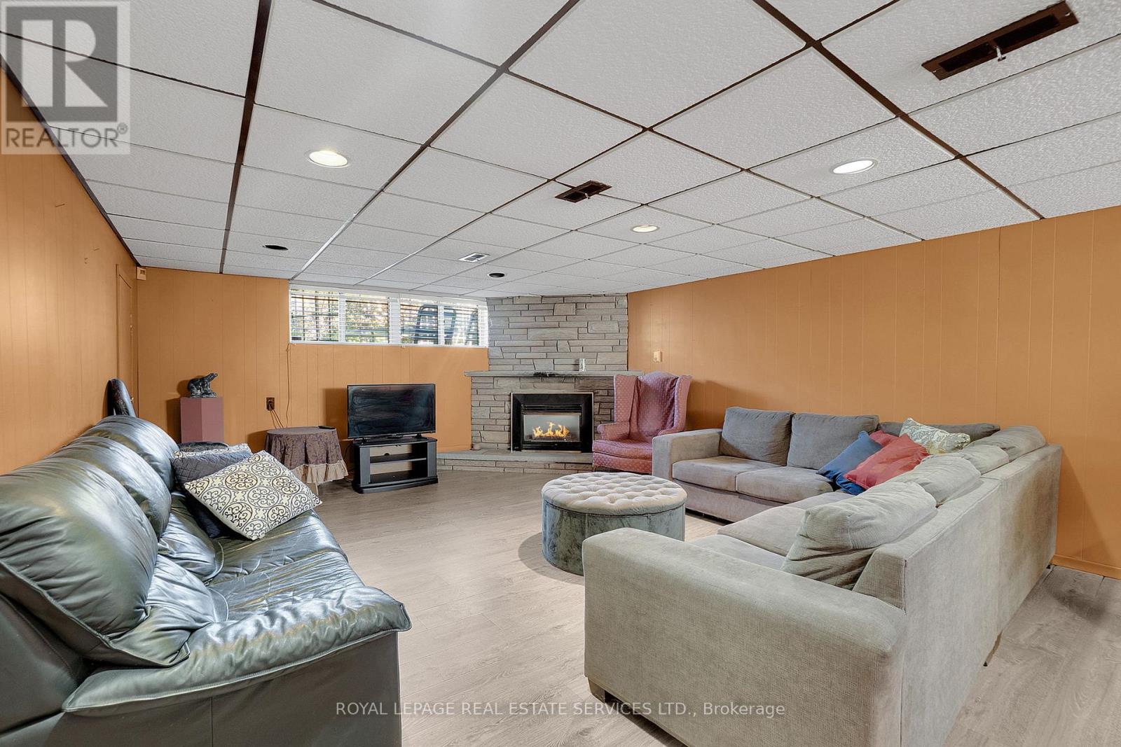 18 Langholm Drive, Toronto, Ontario  M3M 2R6 - Photo 22 - W12413363