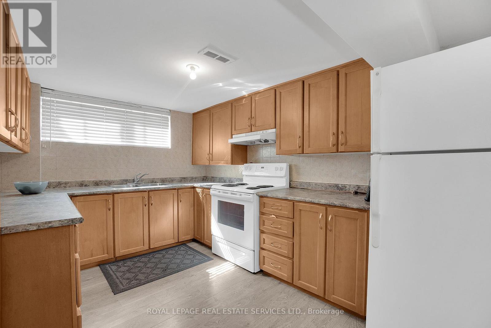 18 Langholm Drive, Toronto, Ontario  M3M 2R6 - Photo 24 - W12413363