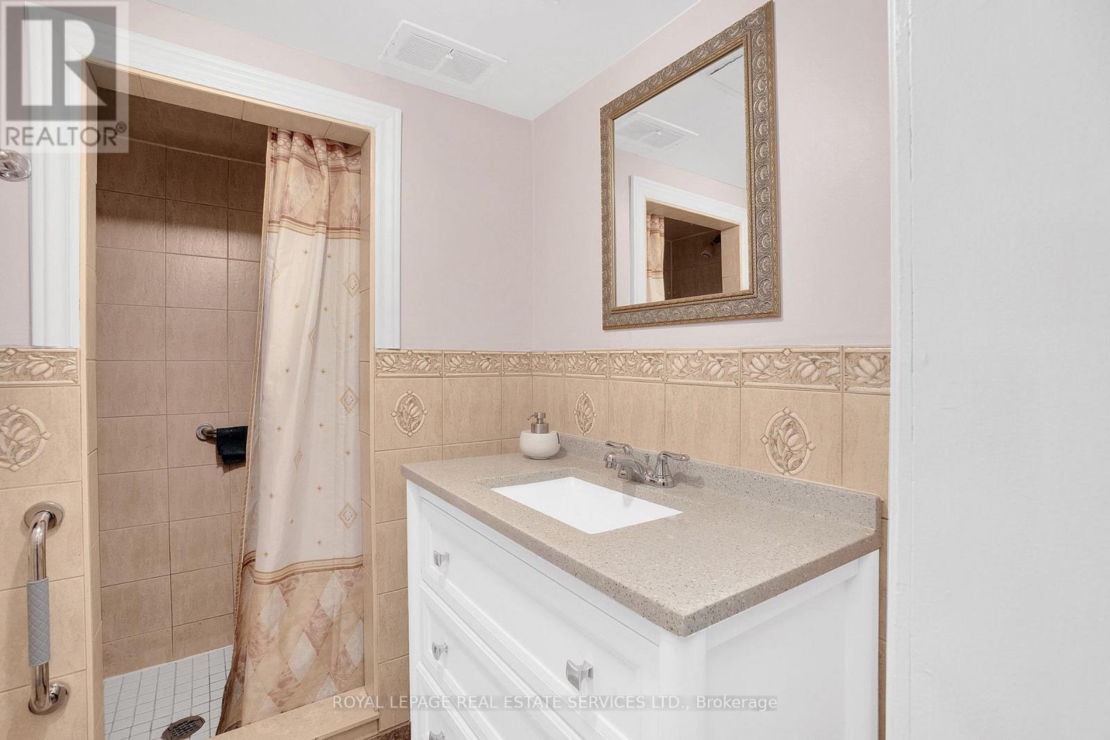 18 Langholm Drive, Toronto, Ontario  M3M 2R6 - Photo 27 - W12413363