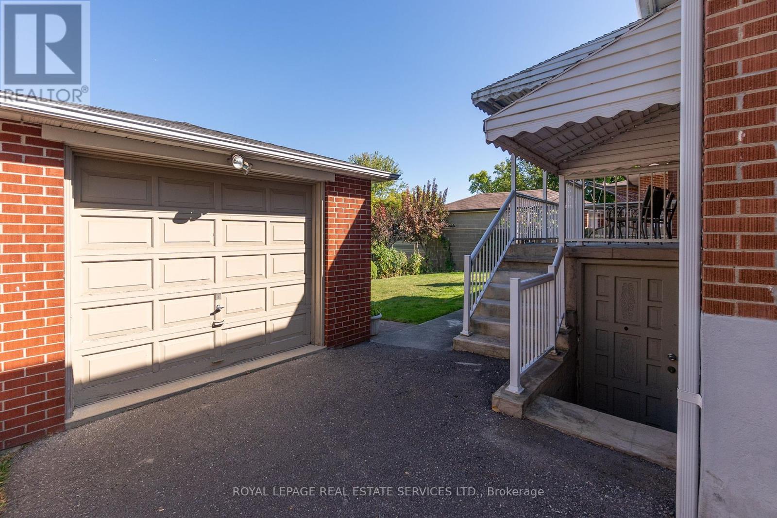 18 Langholm Drive, Toronto, Ontario  M3M 2R6 - Photo 29 - W12413363