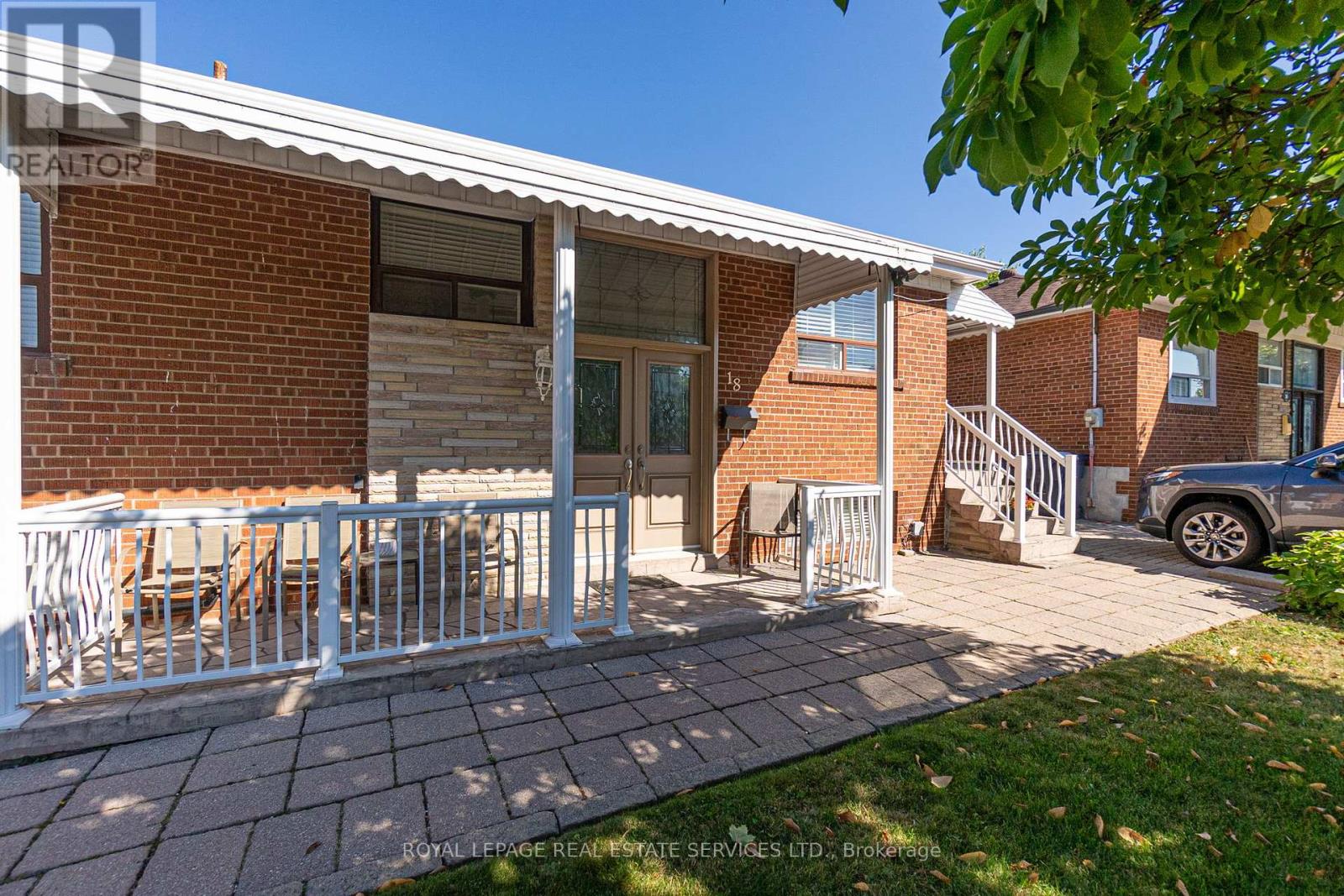 18 Langholm Drive, Toronto, Ontario  M3M 2R6 - Photo 5 - W12413363