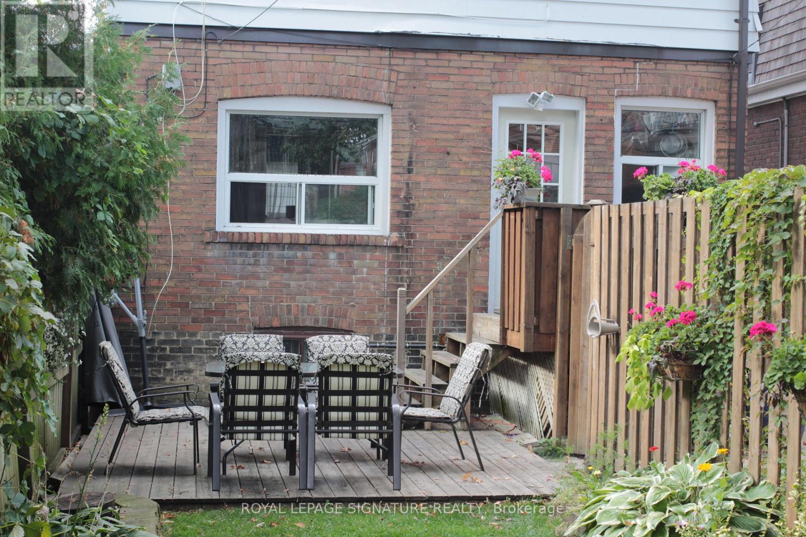 87 Runnymede Road, Toronto, Ontario  M6S 2Y4 - Photo 10 - W12413370
