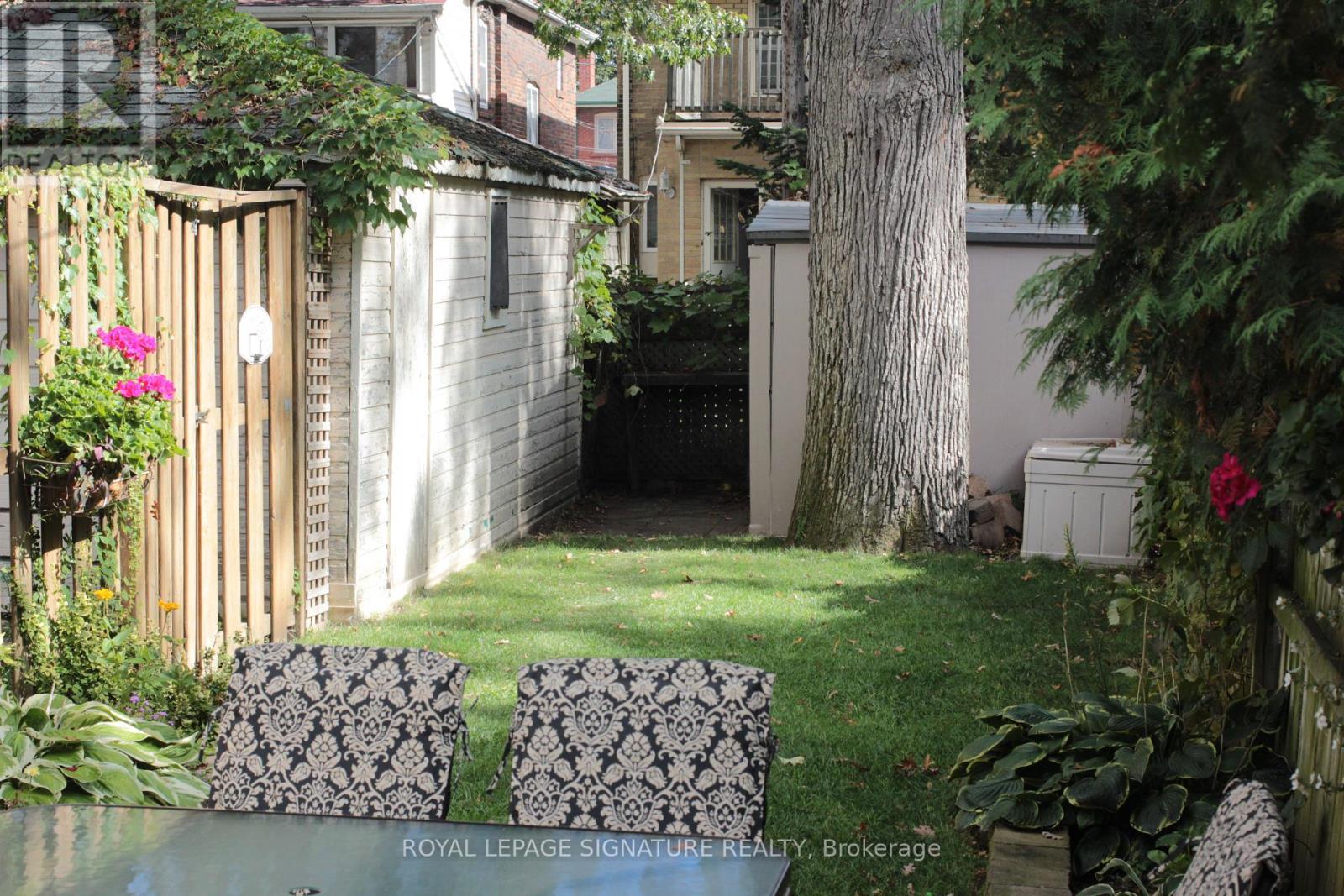 87 Runnymede Road, Toronto, Ontario  M6S 2Y4 - Photo 11 - W12413370