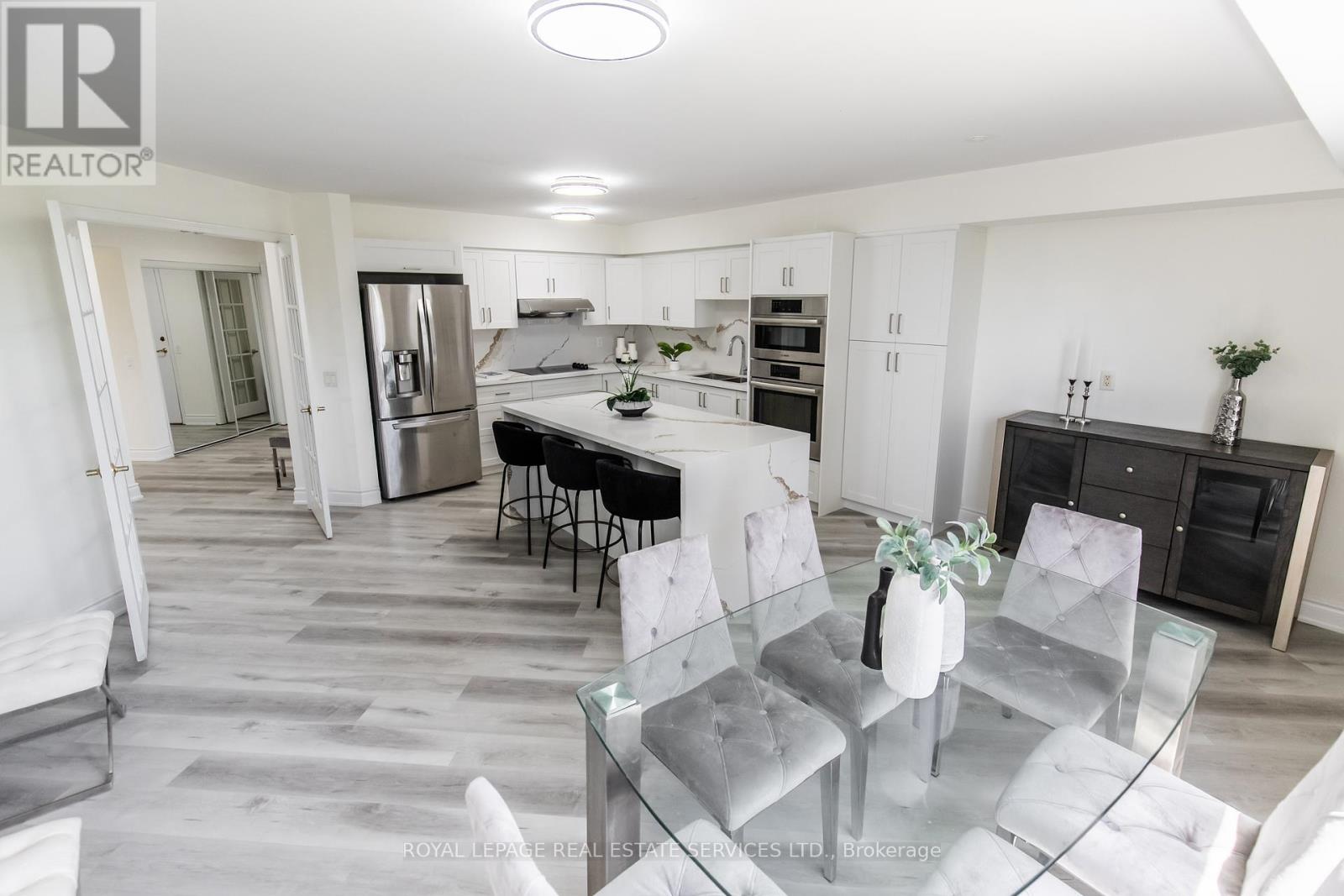 418 - 25 Kingsbridge Garden Circle, Mississauga, Ontario  L5R 4B1 - Photo 11 - W12413385