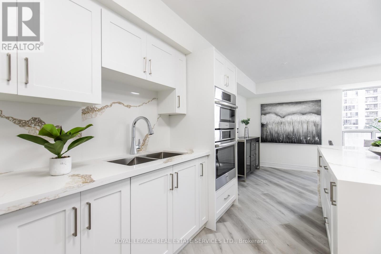 418 - 25 Kingsbridge Garden Circle, Mississauga, Ontario  L5R 4B1 - Photo 15 - W12413385