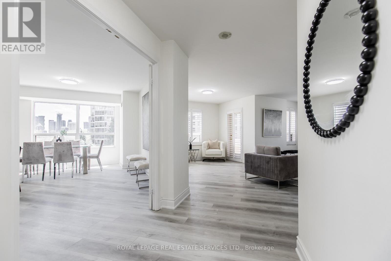 418 - 25 Kingsbridge Garden Circle, Mississauga, Ontario  L5R 4B1 - Photo 17 - W12413385