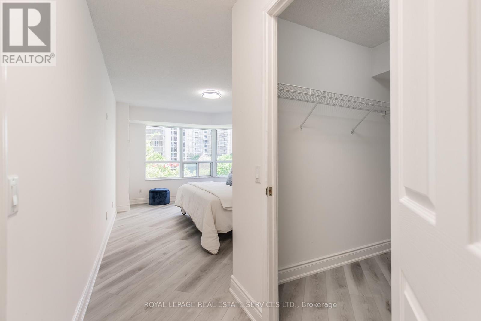 418 - 25 Kingsbridge Garden Circle, Mississauga, Ontario  L5R 4B1 - Photo 26 - W12413385