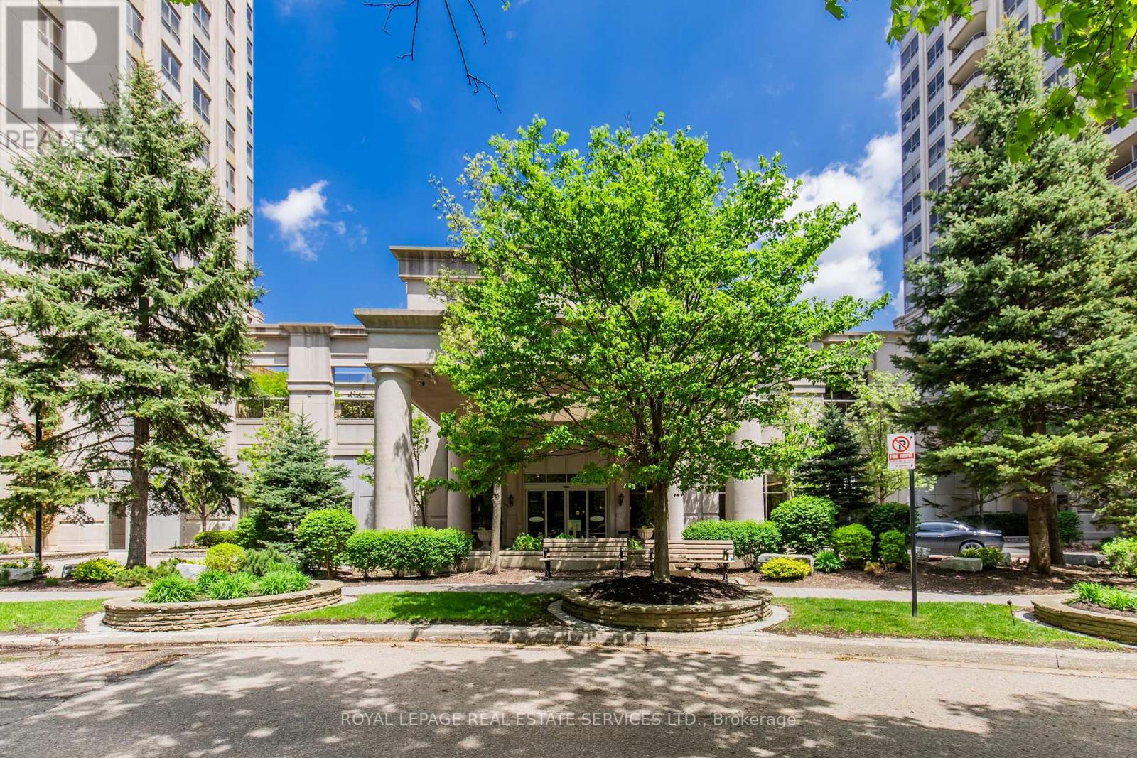 418 - 25 Kingsbridge Garden Circle, Mississauga, Ontario  L5R 4B1 - Photo 3 - W12413385