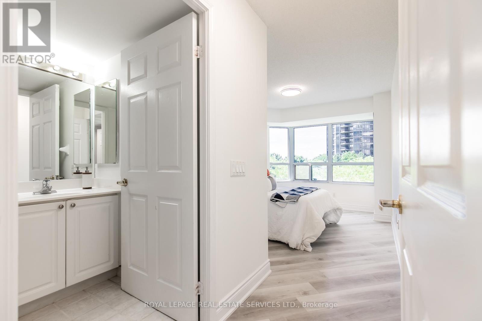 418 - 25 Kingsbridge Garden Circle, Mississauga, Ontario  L5R 4B1 - Photo 31 - W12413385