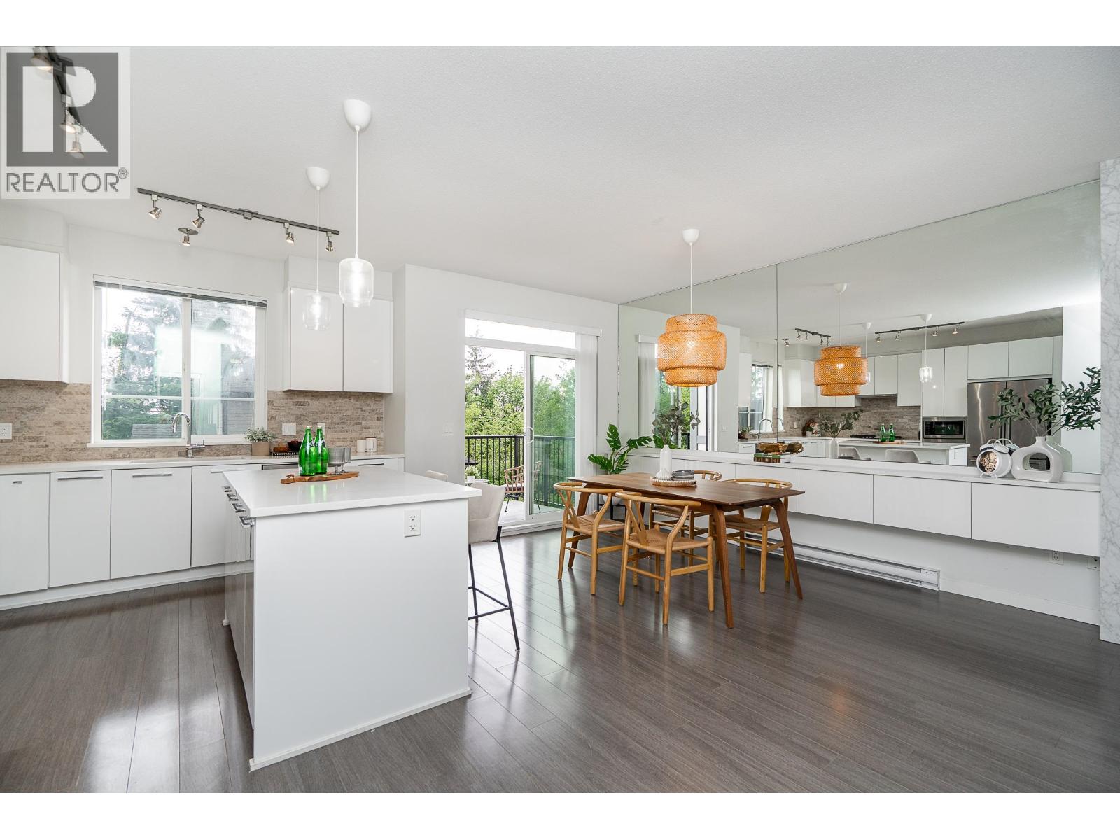 140 3500 Burke Village Promenade, Coquitlam, British Columbia  V3E 0N2 - Photo 2 - R3049724
