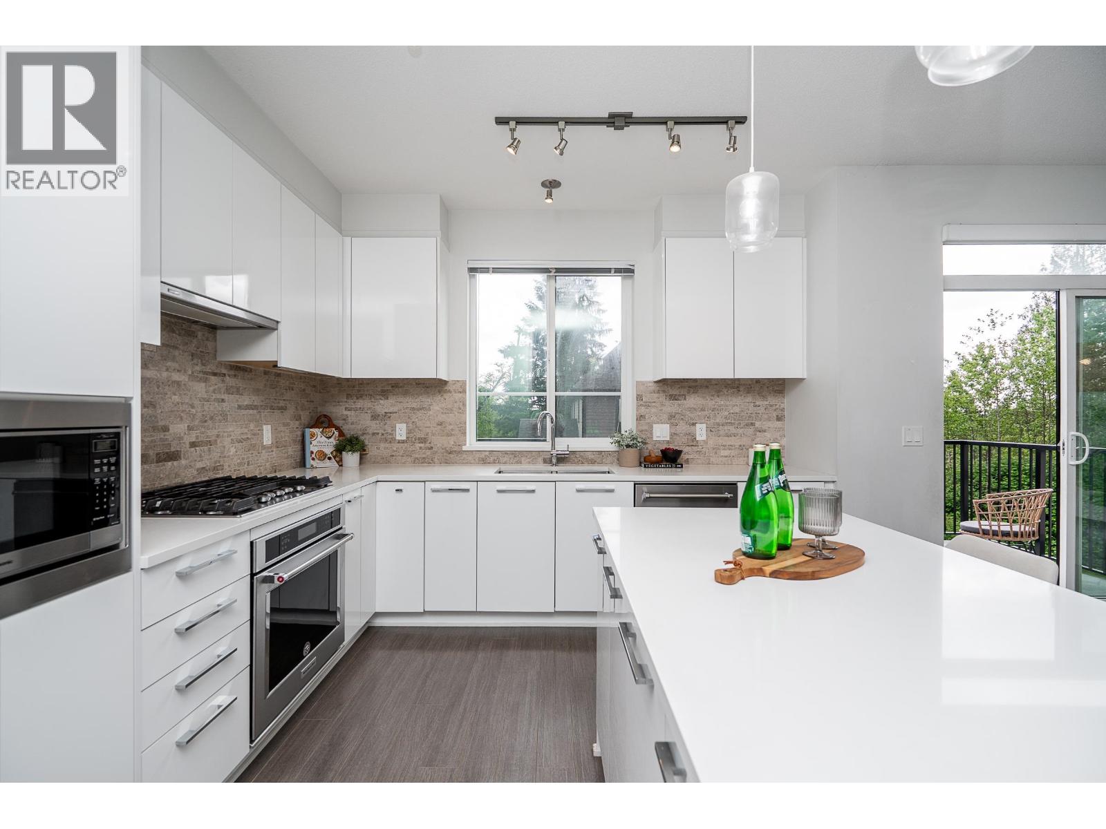 140 3500 Burke Village Promenade, Coquitlam, British Columbia  V3E 0N2 - Photo 5 - R3049724