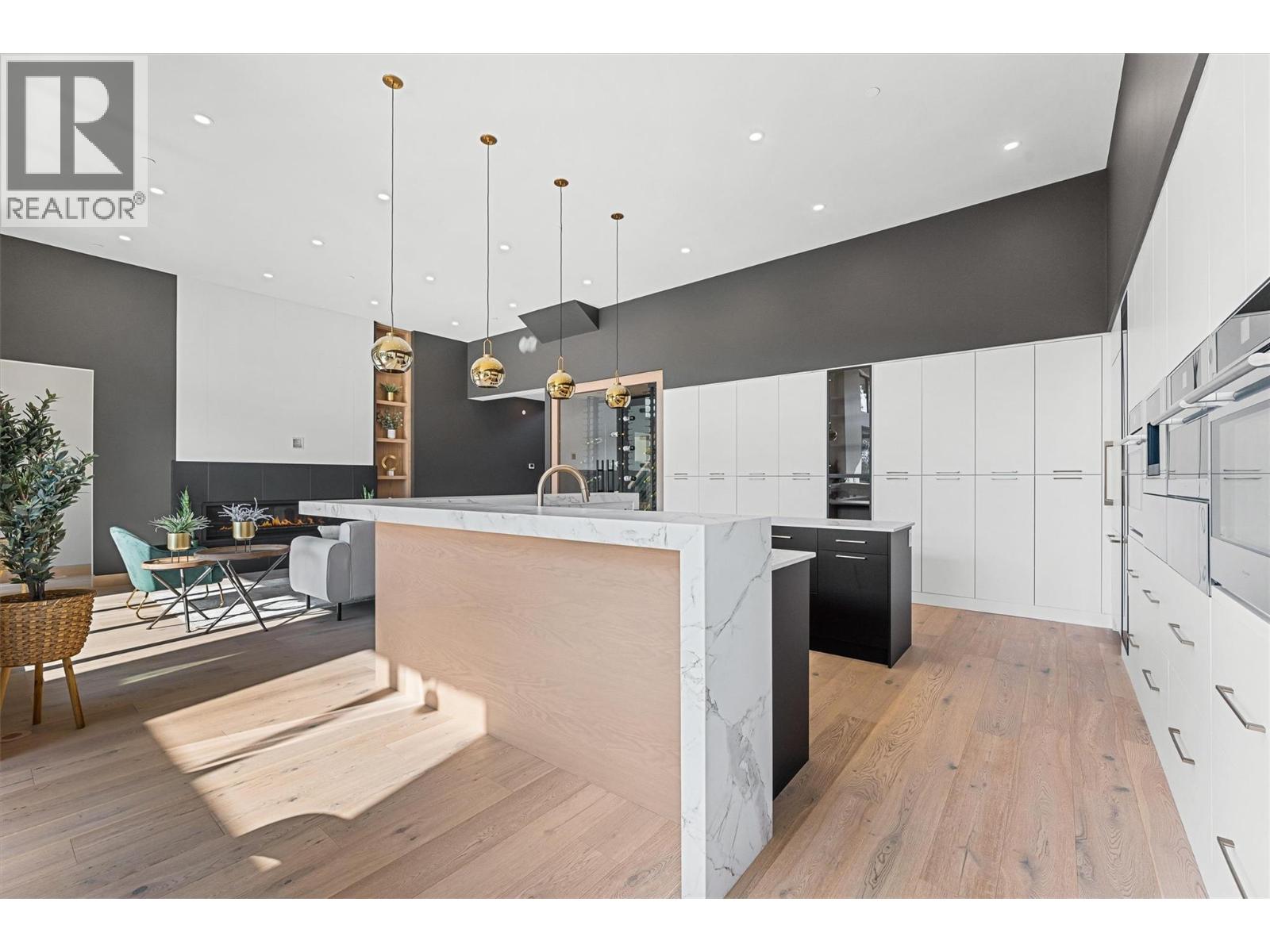 10218 Beacon Hill Drive, Lake Country, British Columbia  V4V 0A9 - Photo 18 - 10363252