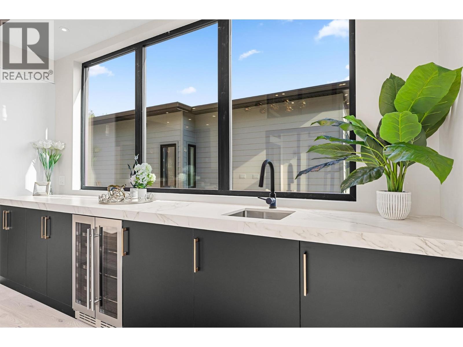 10218 Beacon Hill Drive, Lake Country, British Columbia  V4V 0A9 - Photo 27 - 10363252