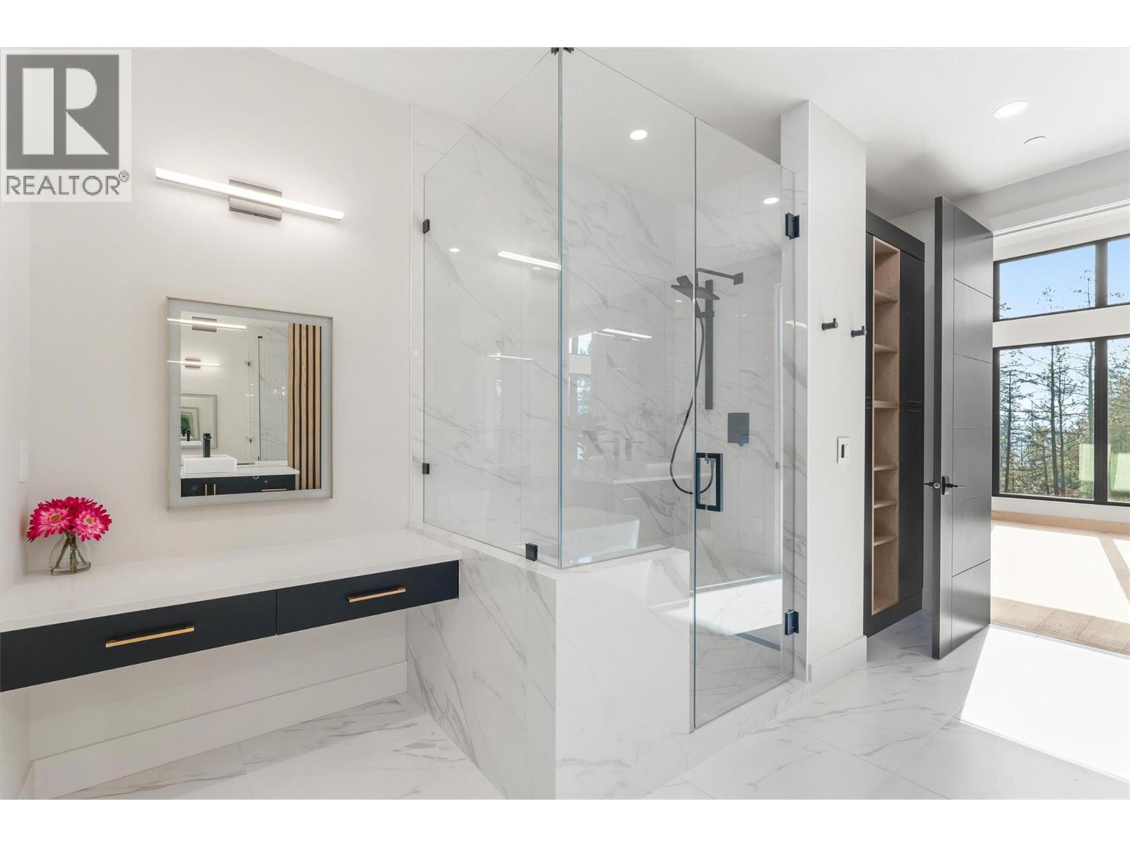 10218 Beacon Hill Drive, Lake Country, British Columbia  V4V 0A9 - Photo 36 - 10363252