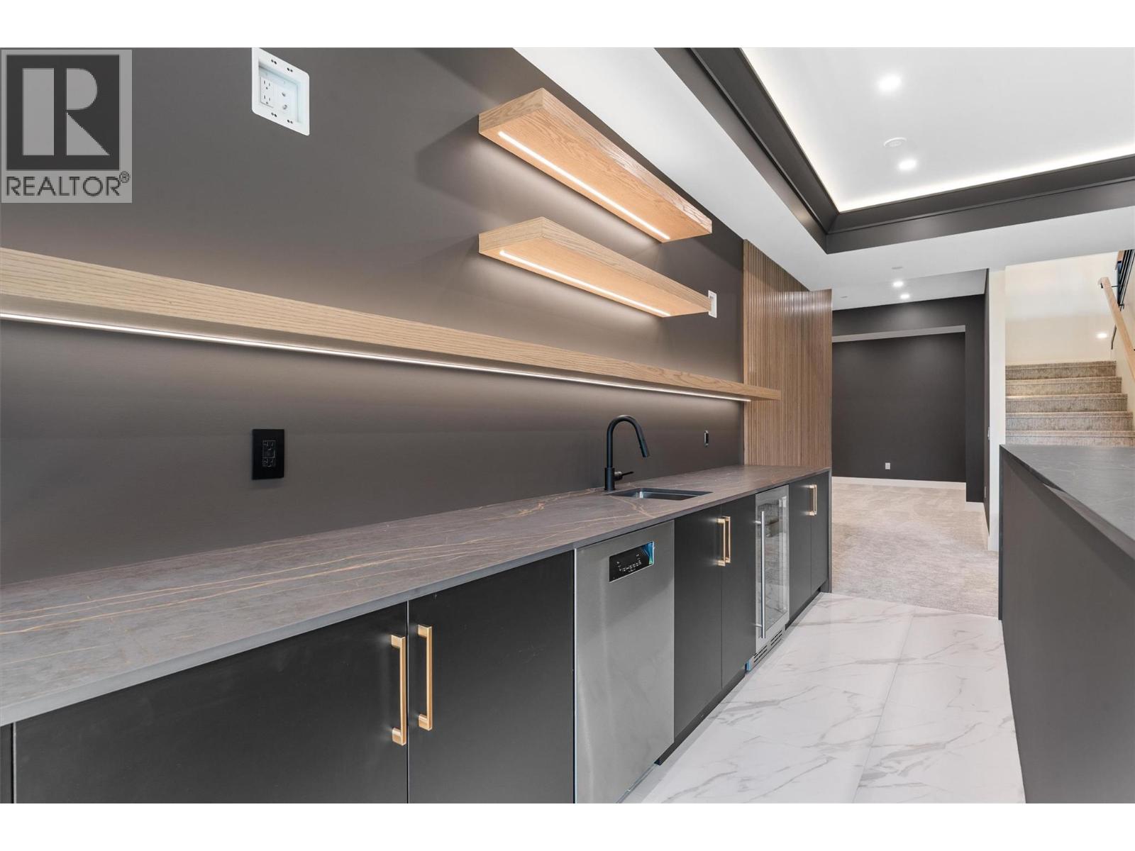 10218 Beacon Hill Drive, Lake Country, British Columbia  V4V 0A9 - Photo 58 - 10363252