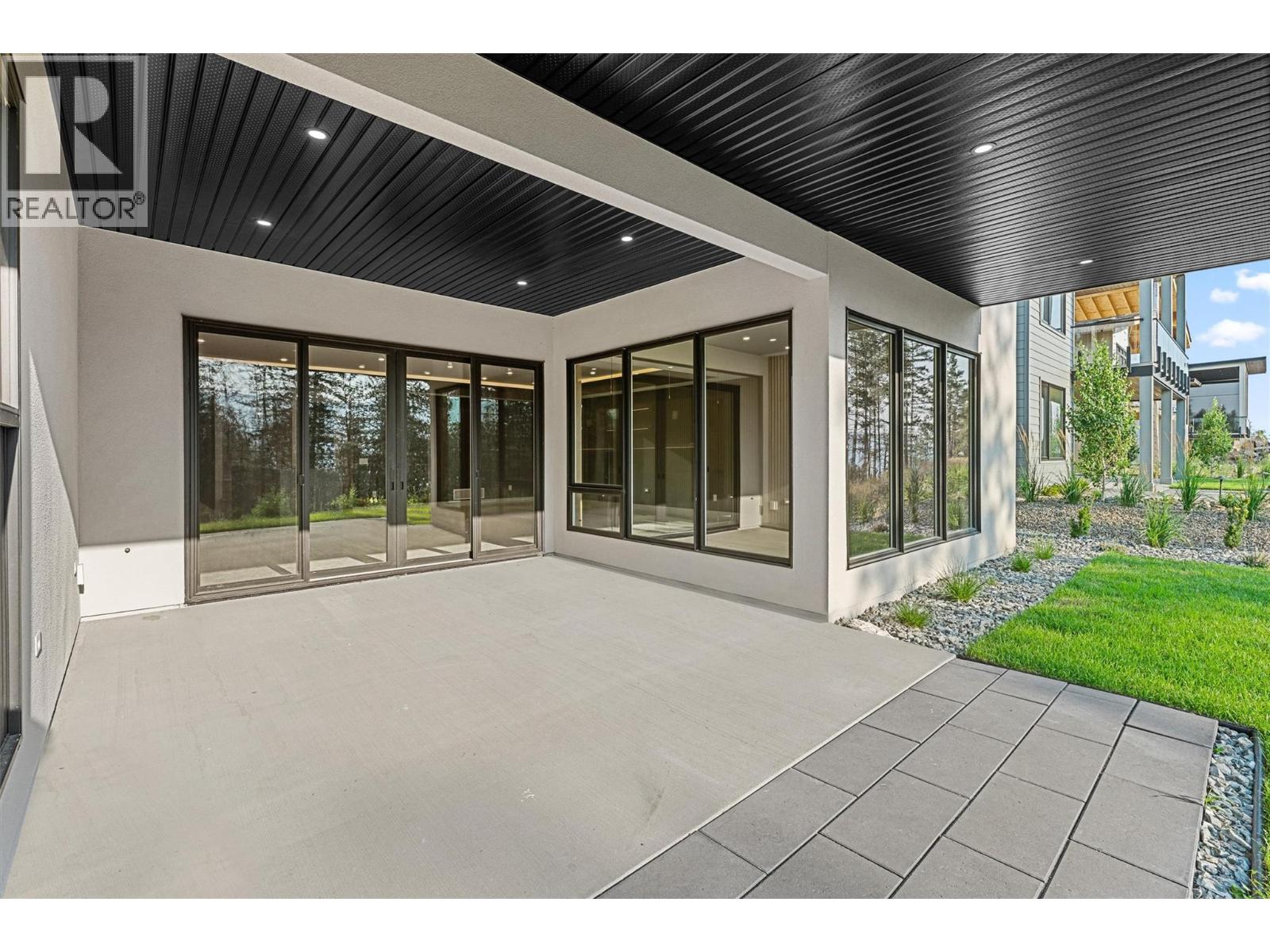 10218 Beacon Hill Drive, Lake Country, British Columbia  V4V 0A9 - Photo 73 - 10363252