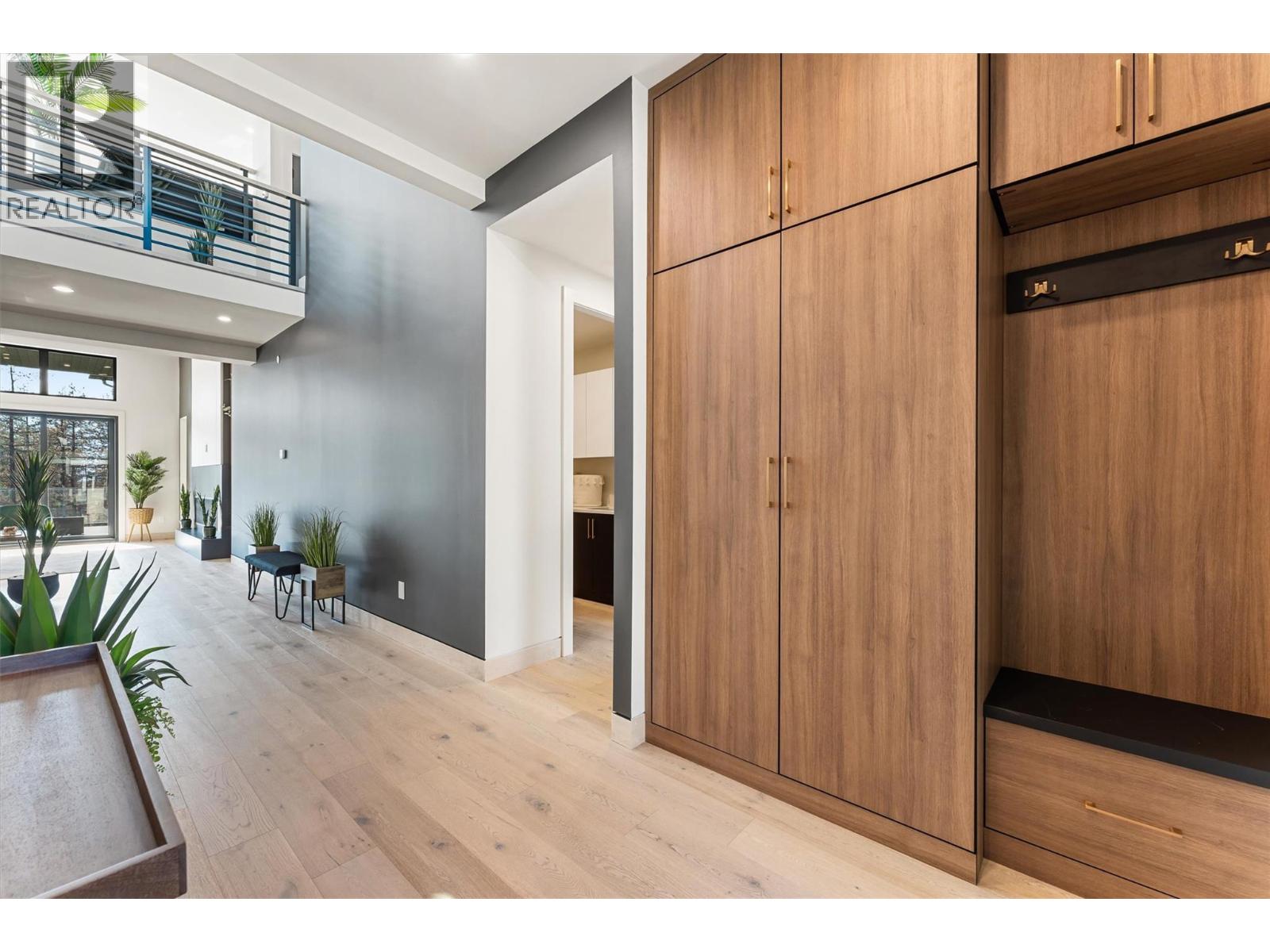 10218 Beacon Hill Drive, Lake Country, British Columbia  V4V 0A9 - Photo 8 - 10363252